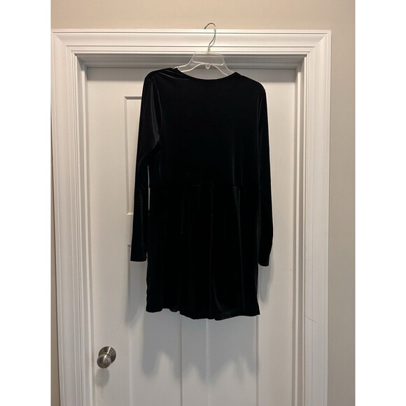 Womens Forever 21 Plus Size 0X Black Velour Long Sleeve Shorts Romper One Piece - Picture 5 of 6